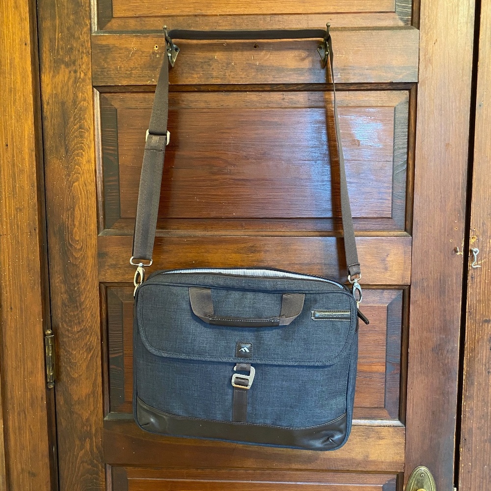 Brenthaven Collins Collection Laptop/Messenger Bag